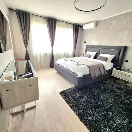 Golden Light - 3br Luxury Bŭnzarito